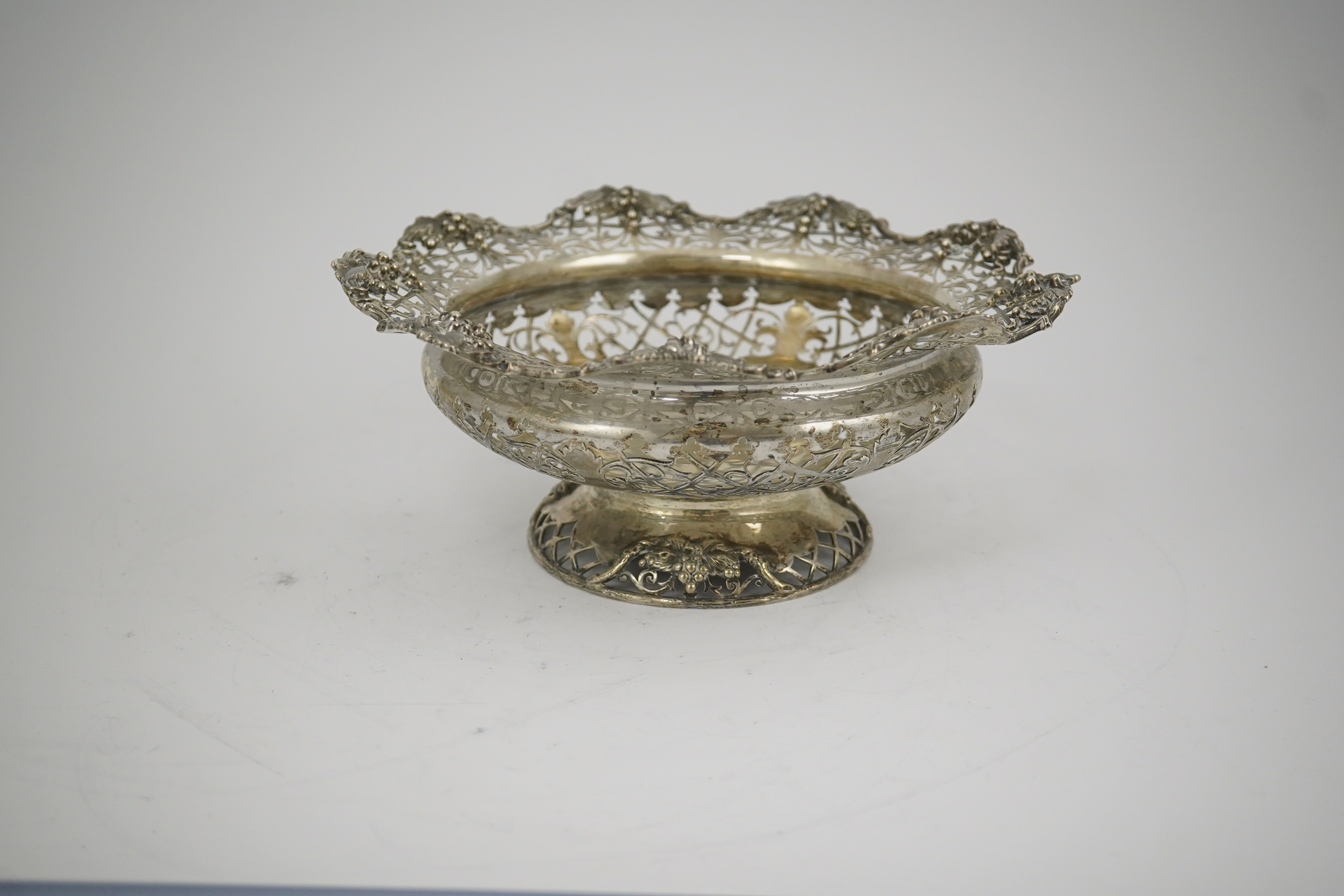 A George V pierced silver circular pedestal bowl, by Mappin & Webb